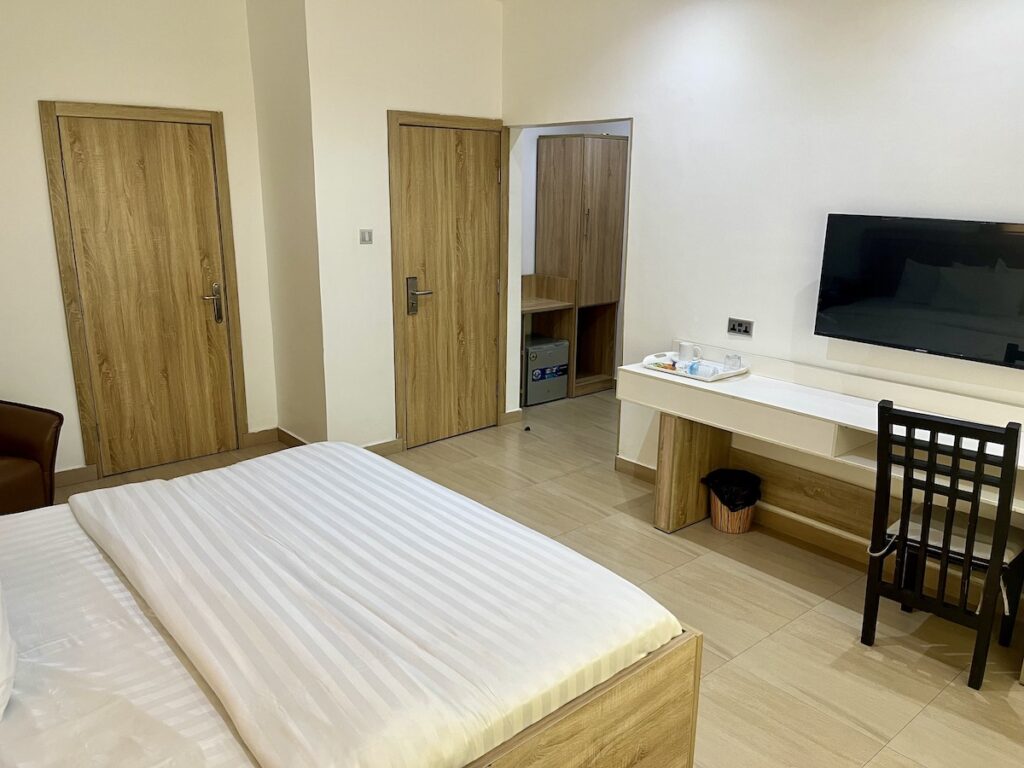 greywood-hotel-ikeja-superior-d