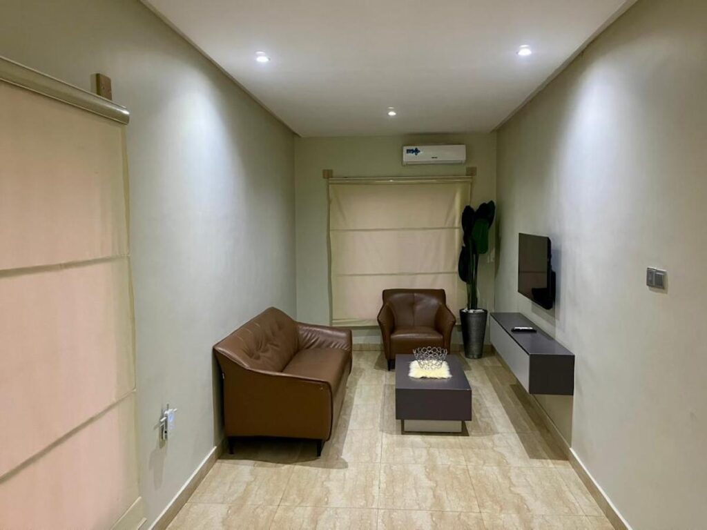 greywood-hotel-ikeja-superior-d