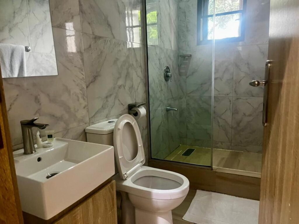 greywood-hotel-ikeja-superior-a